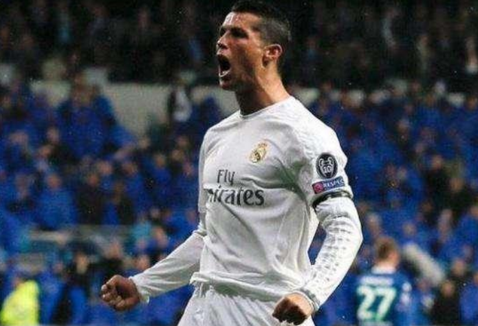  内马尔伤愈复出巴黎绝杀洛里昂  